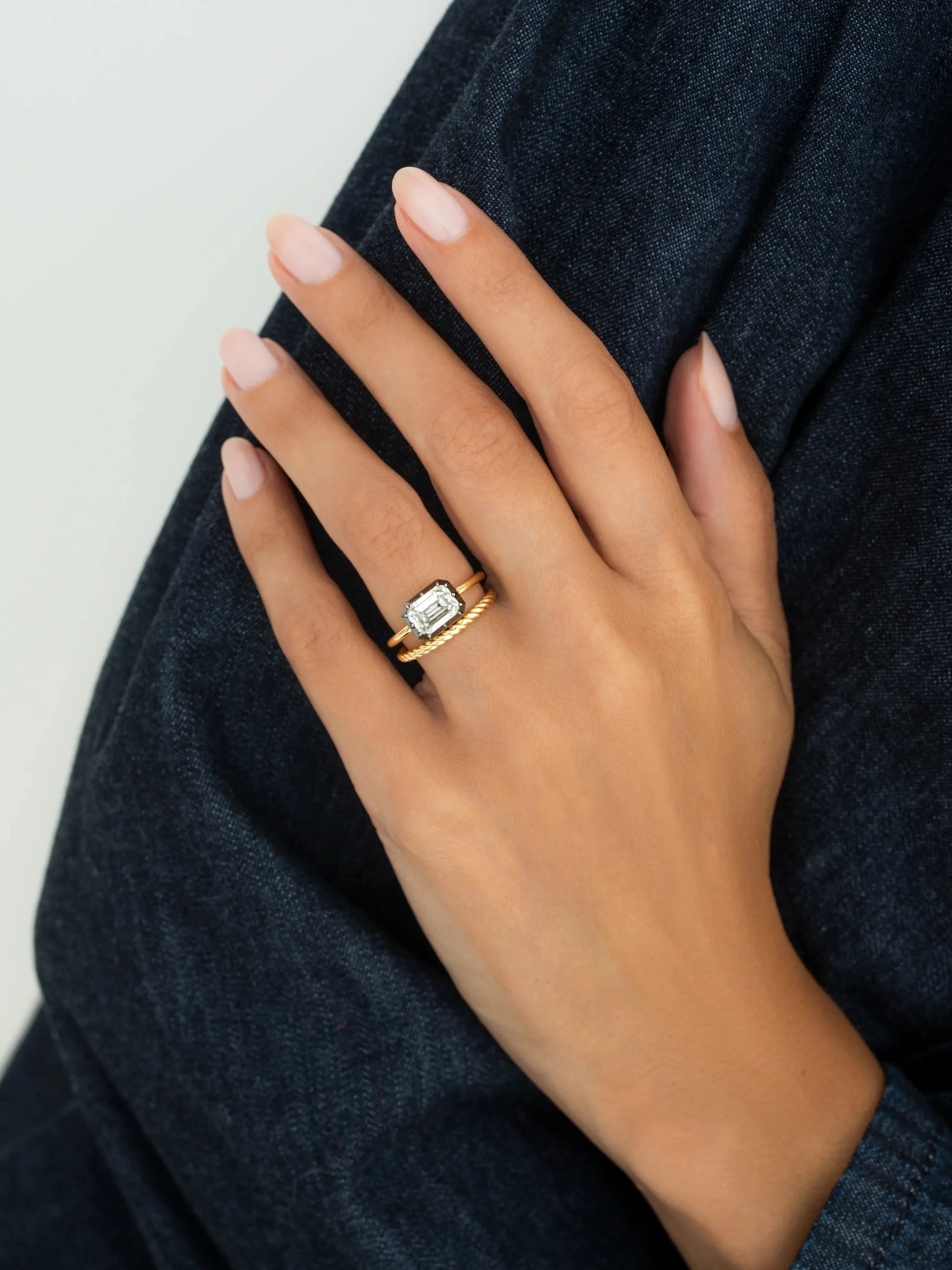 1.50ct East-West Emerald Cut Diamond Button Back Ring - Image 3