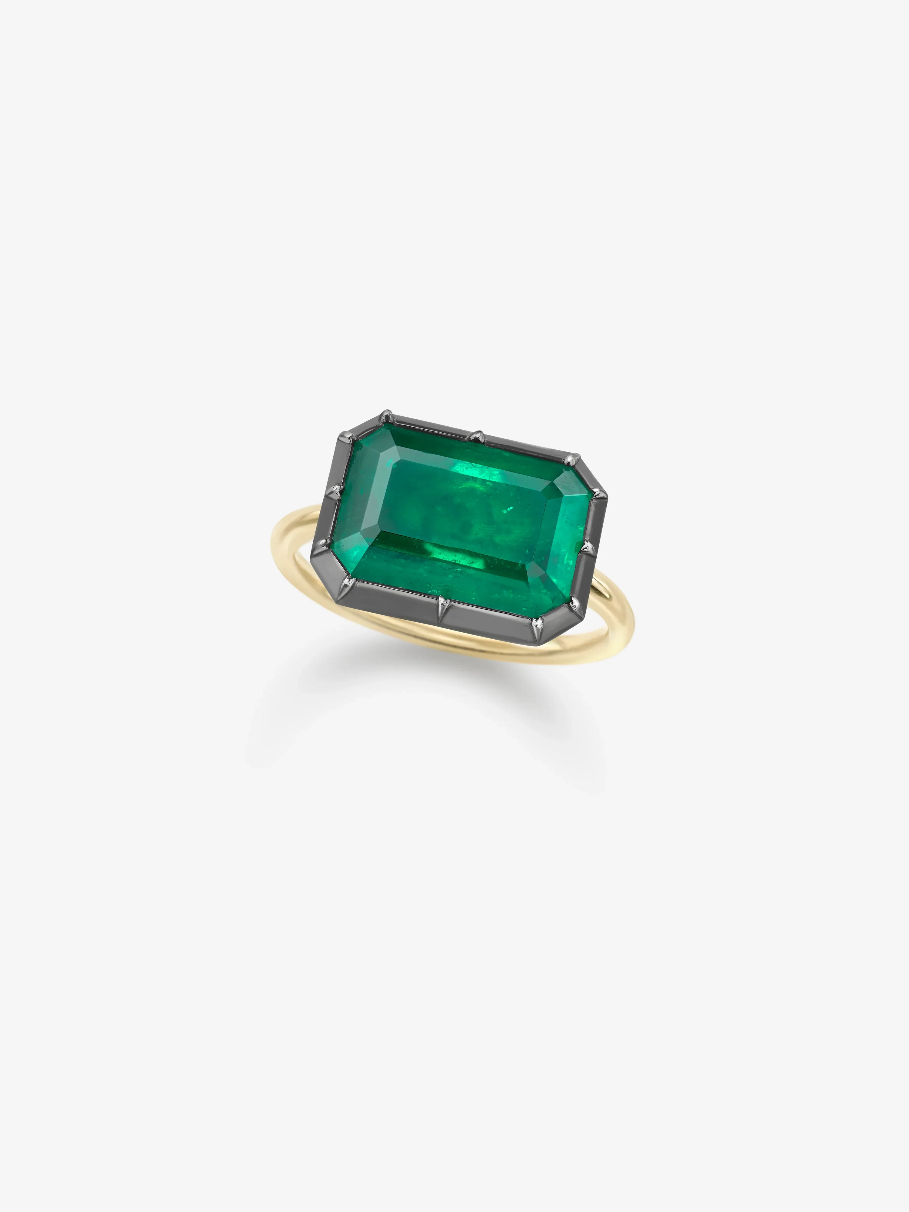 6.99ct East-West Emerald Cut Emerald Button Back Ring - Image 2