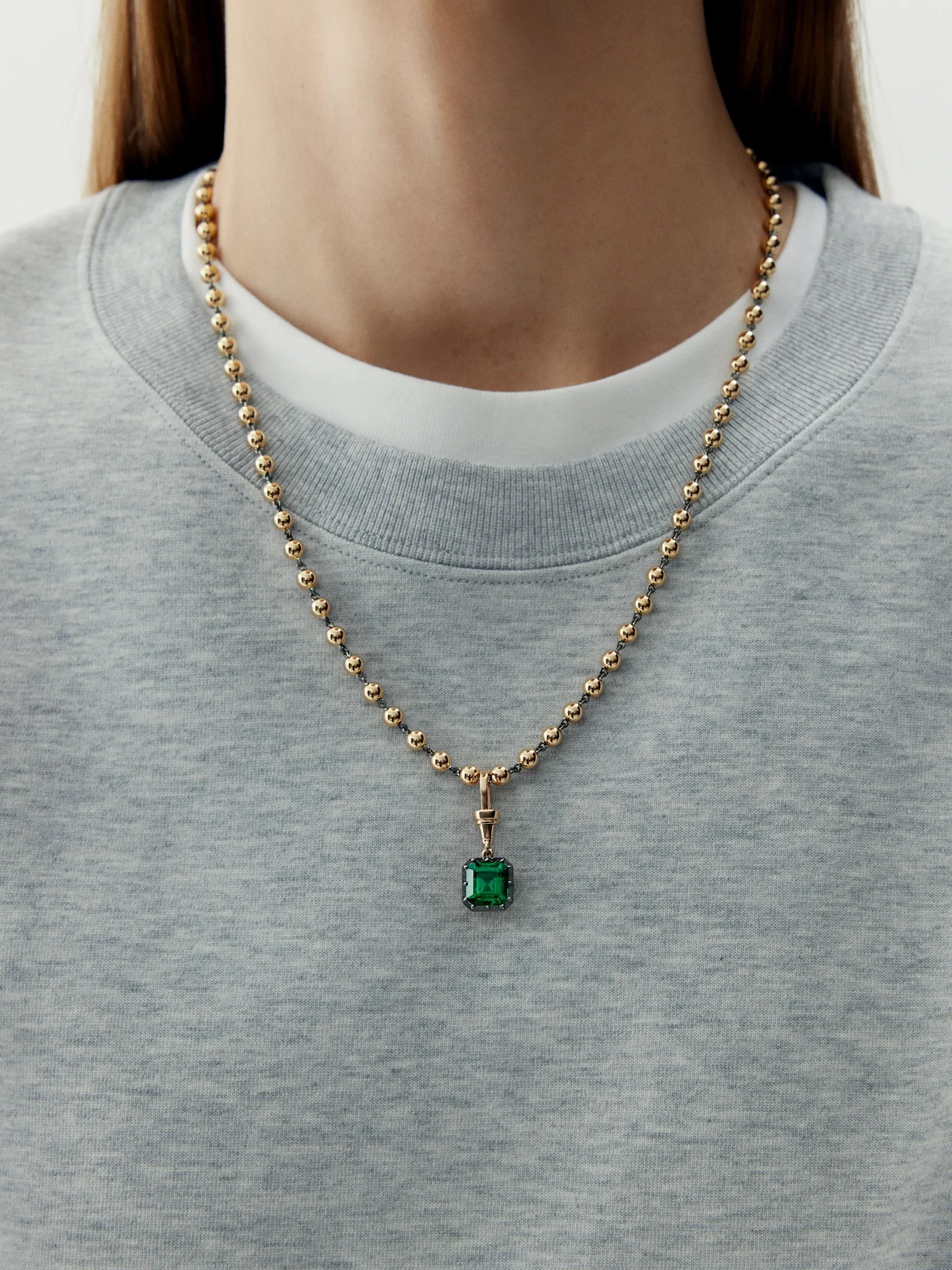 Ball n Chain 3.80ct Emerald Cut Emerald Pendant - Image 3