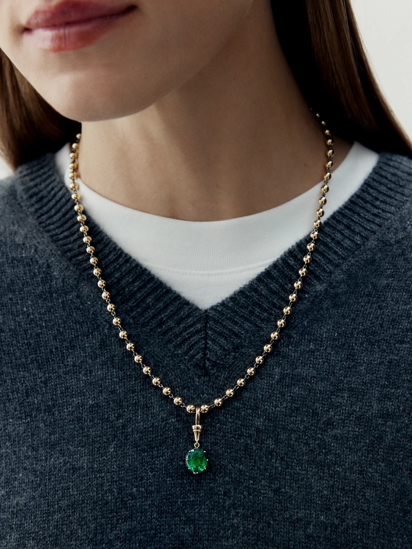 Ball n Chain 4.40ct Oval Emerald Pendant - Image 3